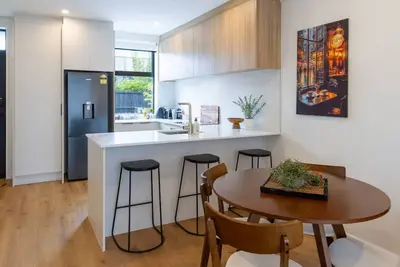 Image de Modern Townhouse with Secure Parking | St Albans