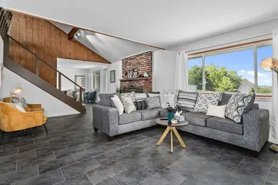 Beautiful & Spacious Home+Groups|6br|Quiet & Cozy