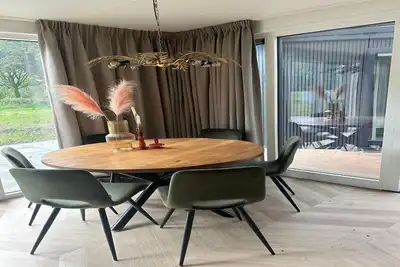 Image de Maison de 2 chambres par Palette Resort de-Steppe