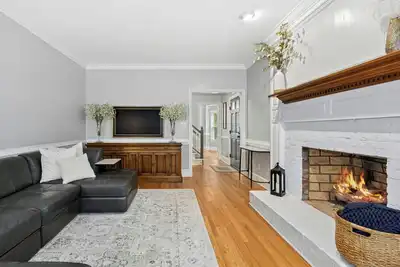 Image de Quaint 3-bedroom townhome in serene Raleigh with Ac