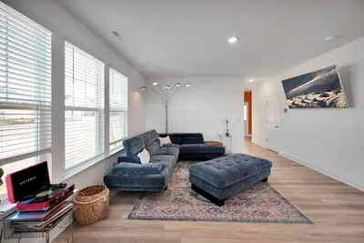 Image de Modern 3br Home Near Raleigh Family Friendly