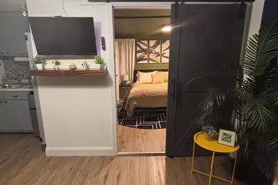 Image de The Sanctuary Den at Sanford: Unwind at this modern oasis w/large outdoor space!