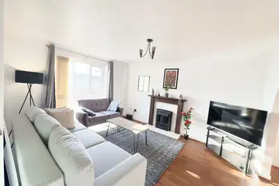 Image de Spacious Newport Home Near Icc & Local Attractions