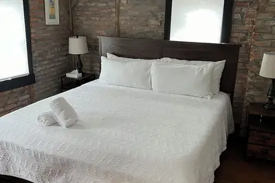 Image de Cozy Village Cottage Walkable to Shops and Dining. Perfect for Hits and Skiiers.