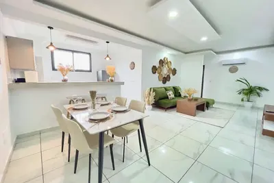 Image de 60 m2 - 5 mn d'Abidjan Mall - wifi - parking Cocody bounoumin