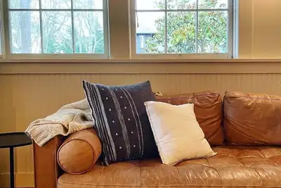 Edison Schoolhouse Loft & Cottage