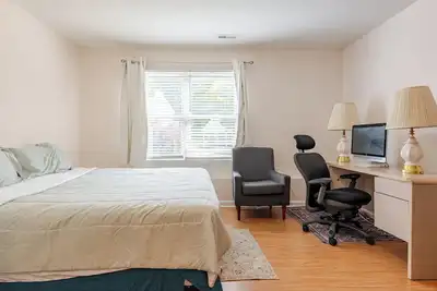 Image de Spacious 4-bedroom house in enchanting Greensboro near Uncg