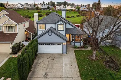 Image de 4bd Pool Jacuzzi + Arcade Air Hockey - Napa Vibe