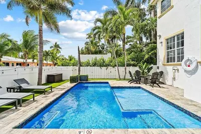Image de Hollywood Crest by Rove 4br Home w Heated Pool