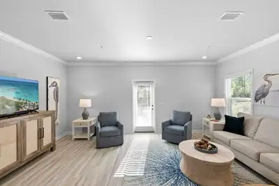 Image de Brand New Townhome! 3 Mins to The Wharf | Garage + 3 Parking Spots | Sleep 8