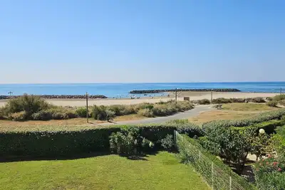 Image de Vue mer panoramique, grande terrasse & piscine