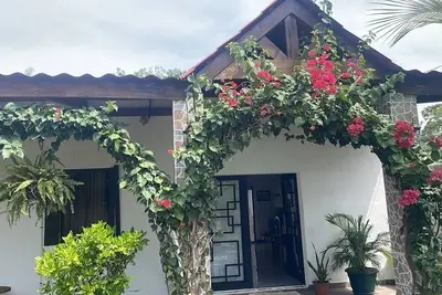 Image de Peaceful 4-bedroom house with Ac in Los Cóbanos Near the Beach