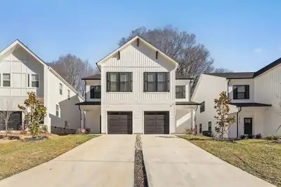 Image de Southern Two Towns - Sleeps 16 Guests