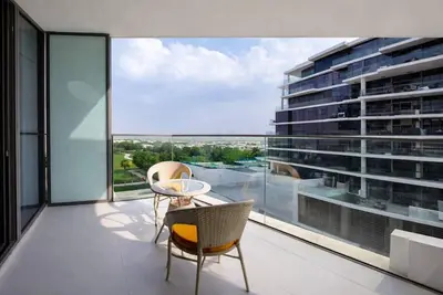 Warm & Stylish Studio with Balcony