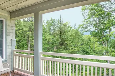 Image de 3 bdrm hosts 9 at Smuggs, best conditions in 20 years, packed powder & groomed