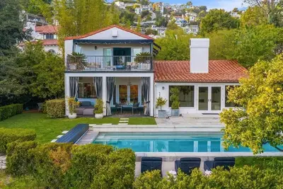 Image de Luxury Spanish Villa w/ Pool, Views, & Guest House