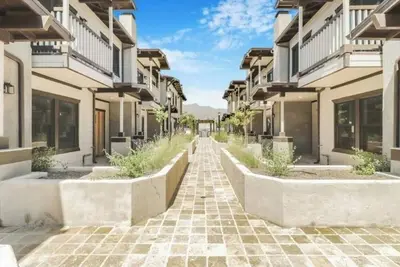 Image de 3-bedroom condo in peaceful Pasadena with Ac and comfort, private parking