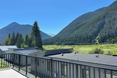 Image de Sunshine Valley getaway nr Manning Park.