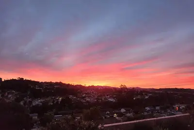 Image de Spacious Sun Filled House in a Serene Neighborhood!