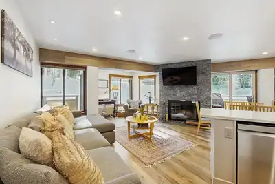 Image de Charming condo w/ full kitchen, shared pool & hot tub - near ski resort