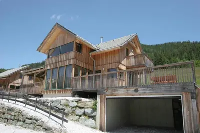 Chalet luxe sur les pistes avec sauna et jacuzzi