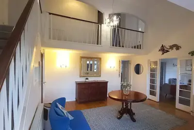 Image de Large Characterful Home in a quiet conservation area. 4 King-size Bedrooms.