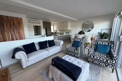 Image de Private and Beautiful 3 Bedroom Townhouse in Richmond with Double Lock Up Garage