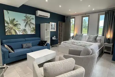 Image de Blue Skies Large Studio Apartment