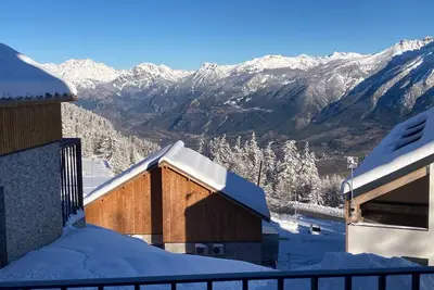 Image de Chalet proche centre station, proche des pistes, accès privé avec garages