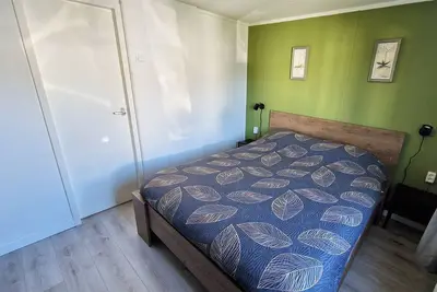 Image de Cozy nature cottage with workspace