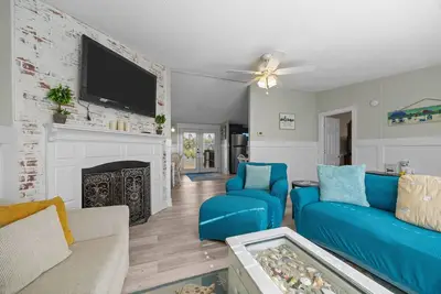 Image de Lovely off Island pet friendly home!