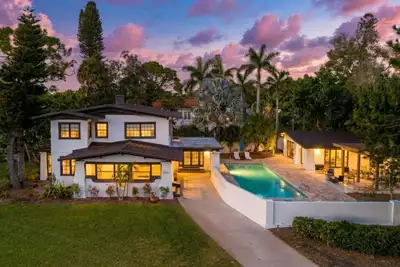 Image de Free Pool Heat | Sleeps 13 | Near Ami