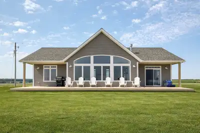 Image de Oceanfront 3br/2bth, walk to beach with firepit and Ac