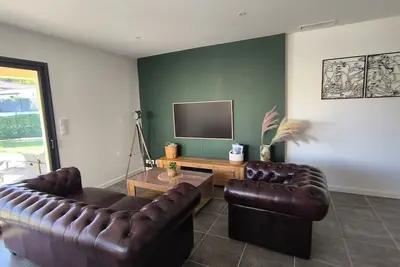 Image de villa moderne de 110 m2 entièrement climatisée avec piscine privée