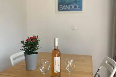 Image de T2 plage à 100m, clim, wifi, parrking, plage à 5 mts