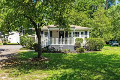 Image de Charming 3-bedroom farmhouse feel in peaceful Durham/Sleeps 10