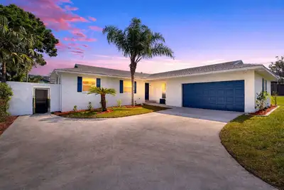 Image de Spacious 4br Retreat Minutes to Downtown & Airport.