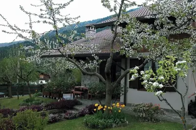 Image de Villa with private garden 5 minutes from ski lifts and center