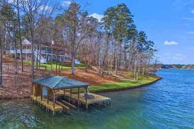 Image de Sheffield Shores @ Lake Sinclair! Spacious, Pets!