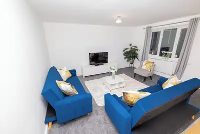 Image de Tremendous 5-bedroom house in charming Corby for your getaway