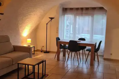Image de superbe appartement voûté  aménagé avec soin pour accueillir jusqu’à 6 voyageurs