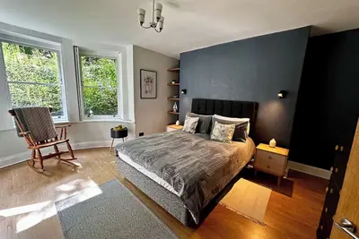 Image de Superb family-friendly 2 bed Garden Flat with free parking close to city centre