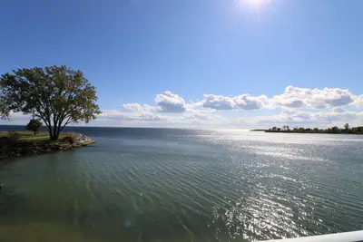 Image de Lake Ontario Waterfront 4 Bed 2 Bath House 15 Minutes From Downtown Or Airport