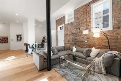 Image de West Town Gem: 3-Bedroom Spacious Apartment