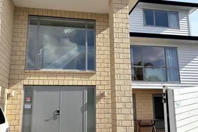 Image de private, secured, close to the beach shops cafe