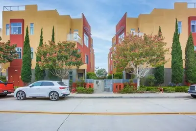 Image de Full Ocean Views And Roof Top Deck In 3 Br/4 Ba Oceanside Condo / 31 Day Minimum