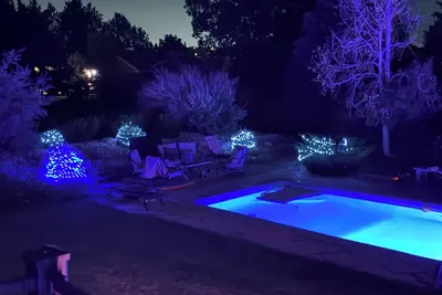 Image de ~~Awesome Airpark Home~ with Great amenities-3 bedroom 2 level large home