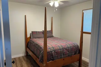 Image de White Hole area fishing getaway with ample space for multiple trucks and boats!