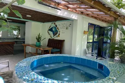 Image de Beautiful private cabana with Jacuzzi, just one minute from the beach.