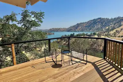 Image de Lake Haus 59 : Family-friendly 2bed/2ba, Full Kitchen + Lake View Deck